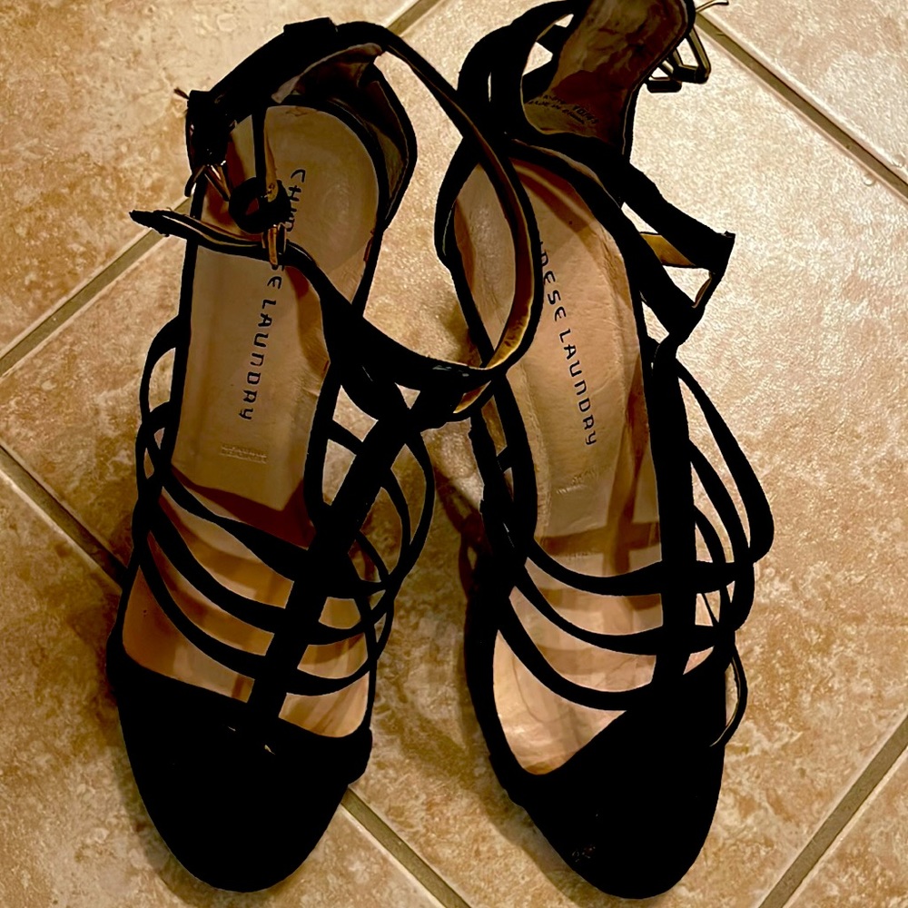 Gorgeous heels! Used a few times for going out. My loss is your gain!